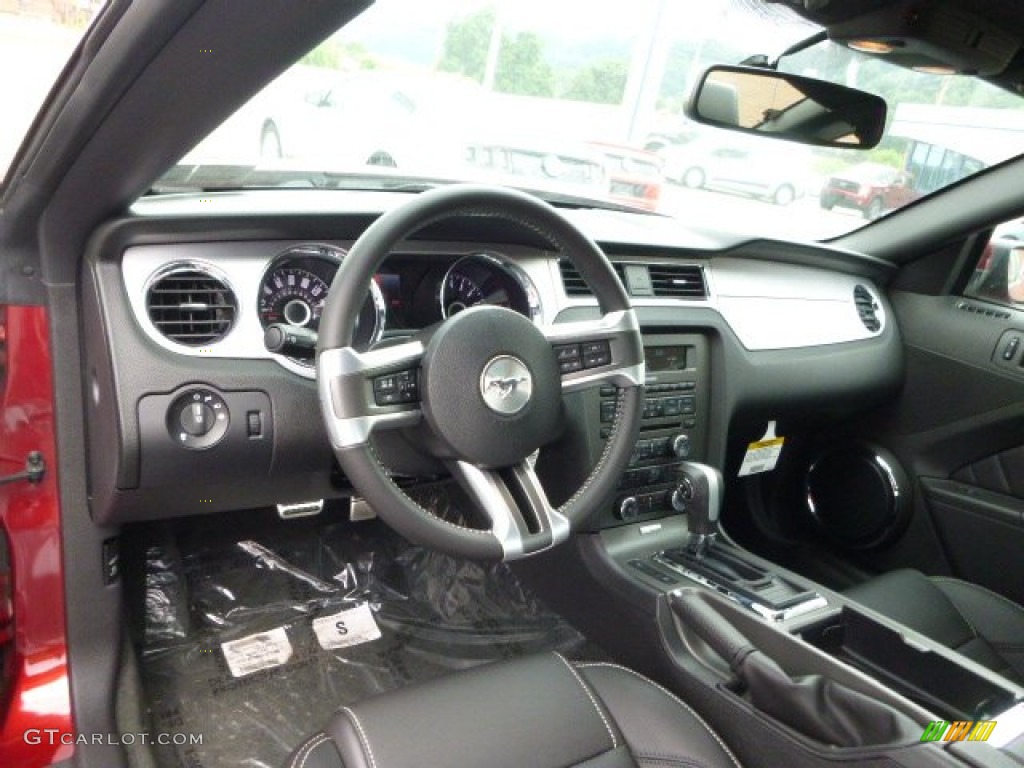 2014 Ford Mustang GT Premium Coupe Dashboard Photos
