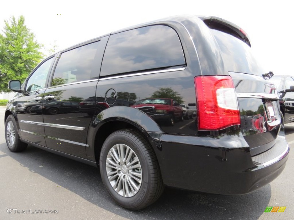 2014 Town & Country Touring-L - Brilliant Black Crystal Pearl / Dark Frost Beige/Medium Frost Beige photo #2