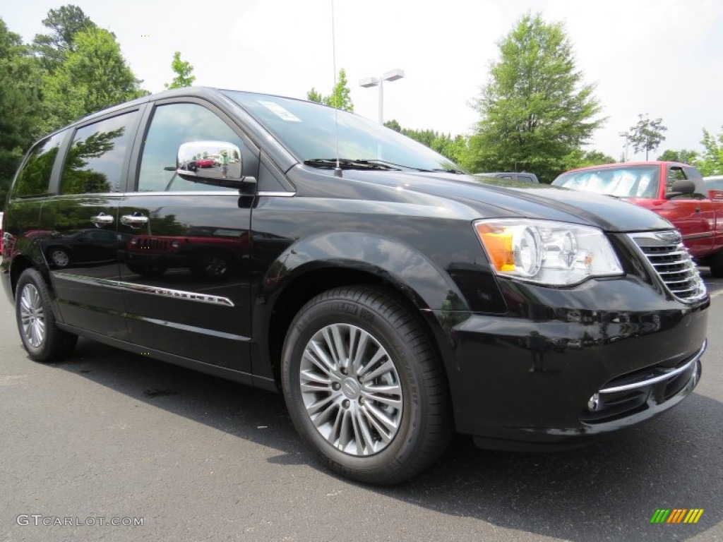 2014 Town & Country Touring-L - Brilliant Black Crystal Pearl / Dark Frost Beige/Medium Frost Beige photo #4