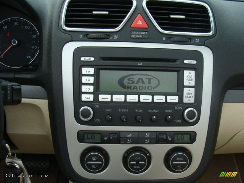 2009 Volkswagen Eos Komfort Controls Photo #94715145
