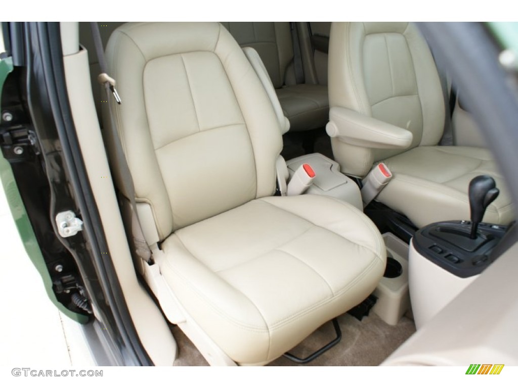 2003 Saturn VUE V6 Front Seat Photo #94715433