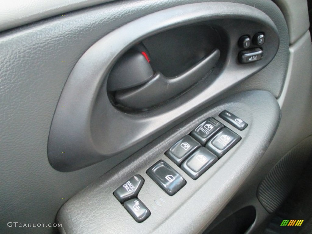 2002 TrailBlazer LTZ 4x4 - Majestic Red Metallic / Dark Pewter photo #16