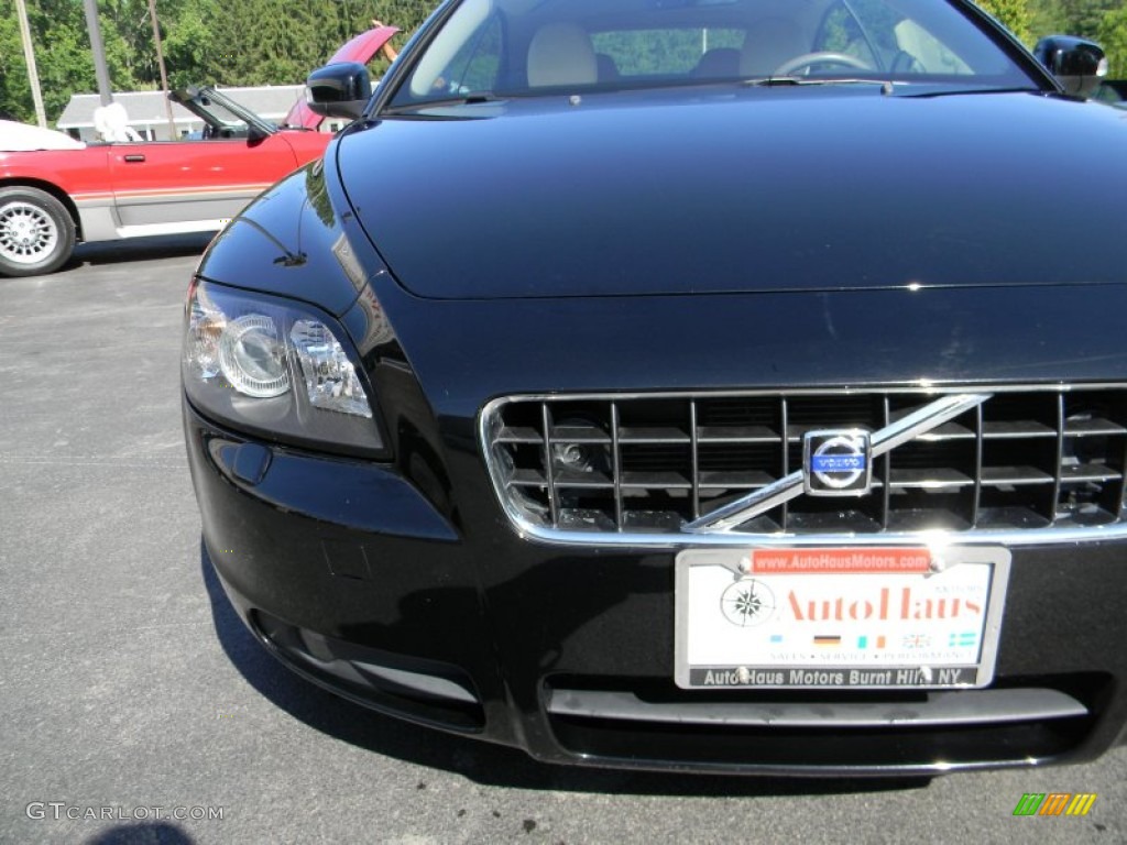 2009 C70 T5 Convertible - Solid Black / Calcite photo #34