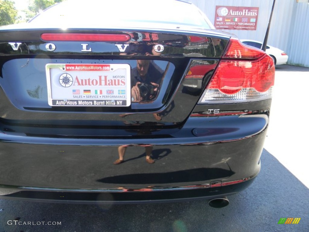 2009 C70 T5 Convertible - Solid Black / Calcite photo #37