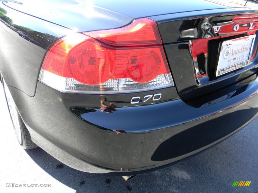 2009 C70 T5 Convertible - Solid Black / Calcite photo #55