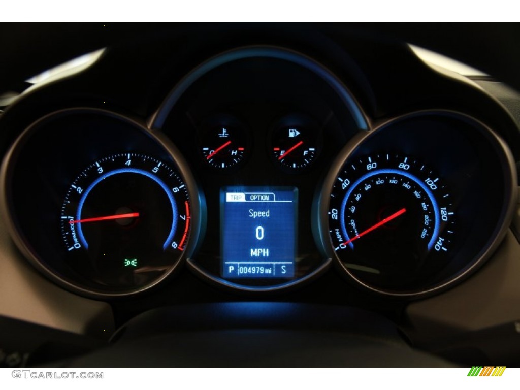 2014 Chevrolet Cruze LS Gauges Photos