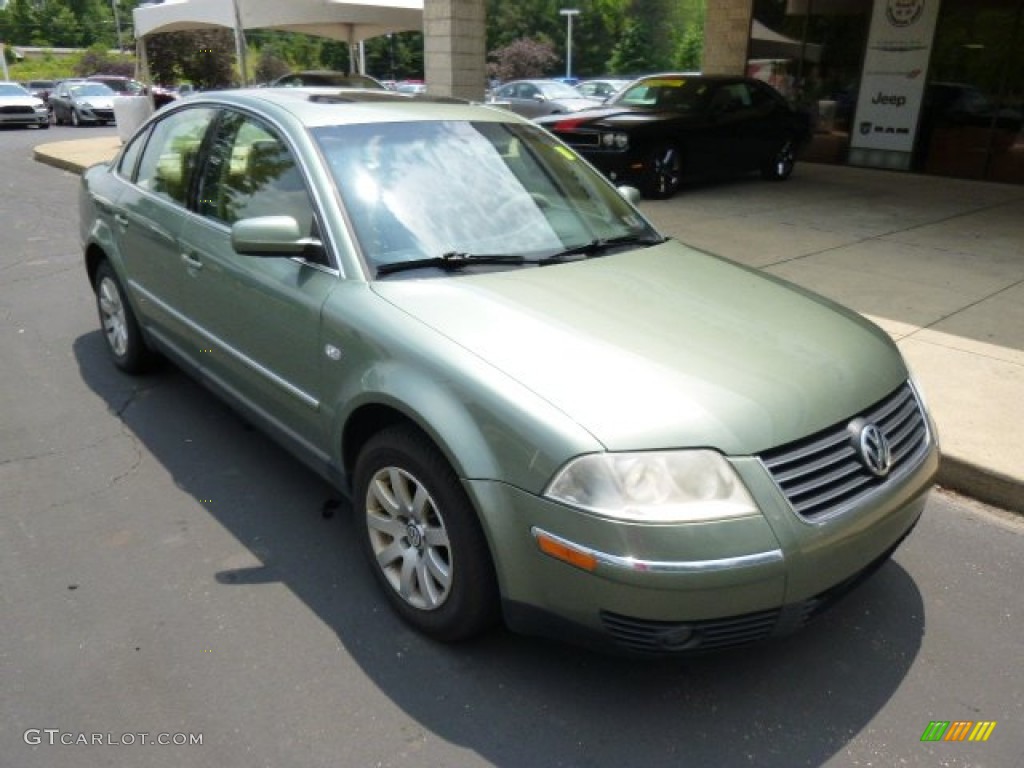 2003 Passat GLS Sedan - Fresco Green Metallic / Beige photo #2