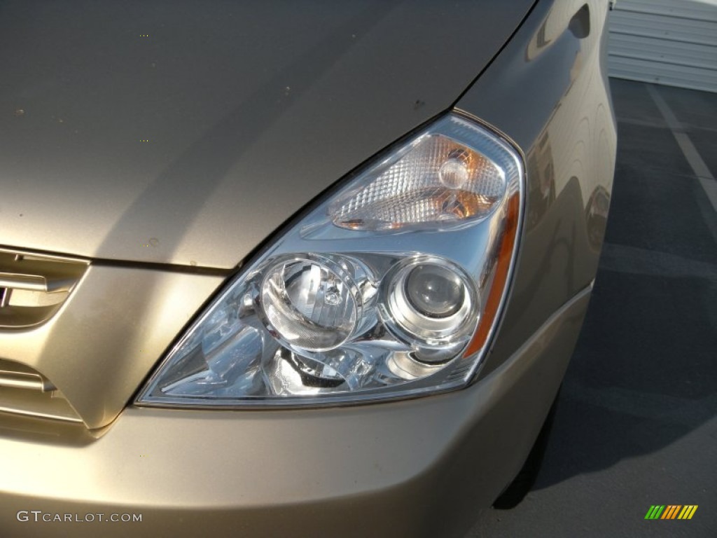 2008 Sedona LX - Sunset Gold Metallic / Beige photo #9