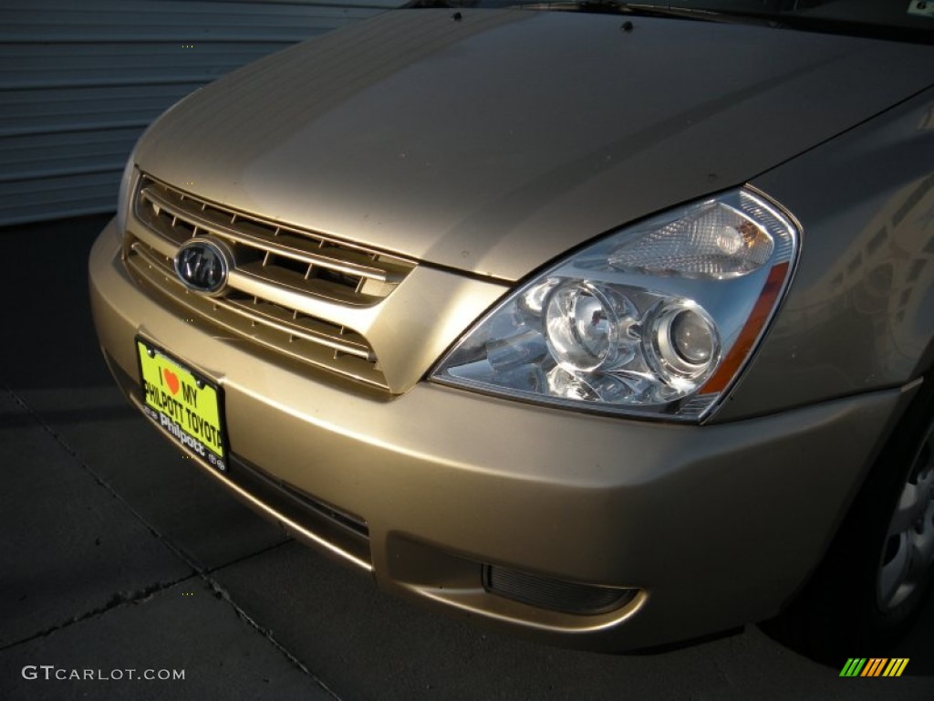 2008 Sedona LX - Sunset Gold Metallic / Beige photo #10