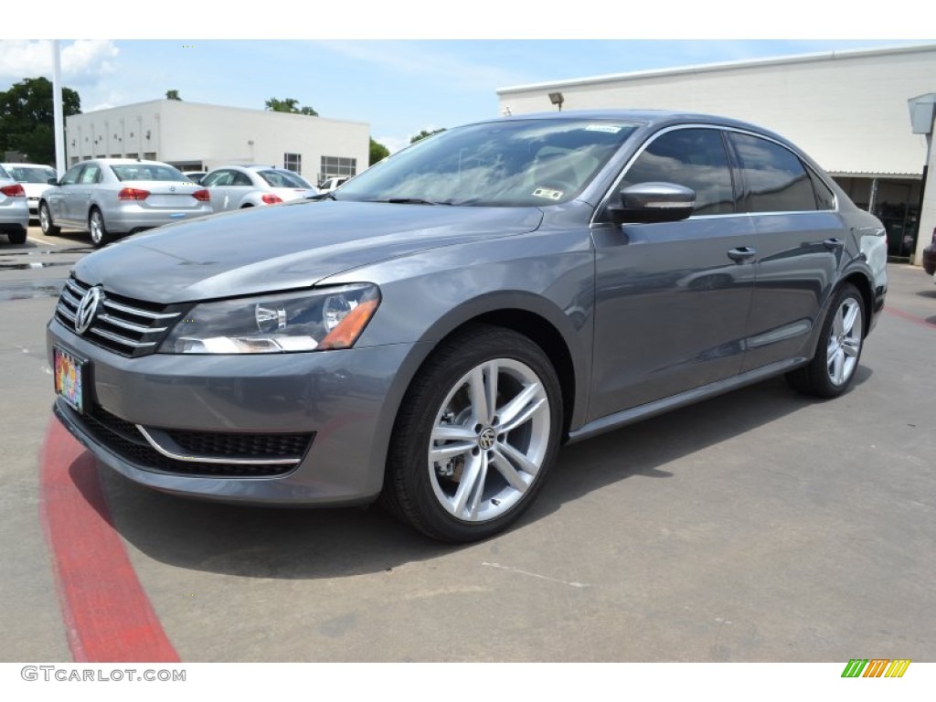 2014 Passat 1.8T SE - Platinum Gray Metallic / Moonrock photo #1