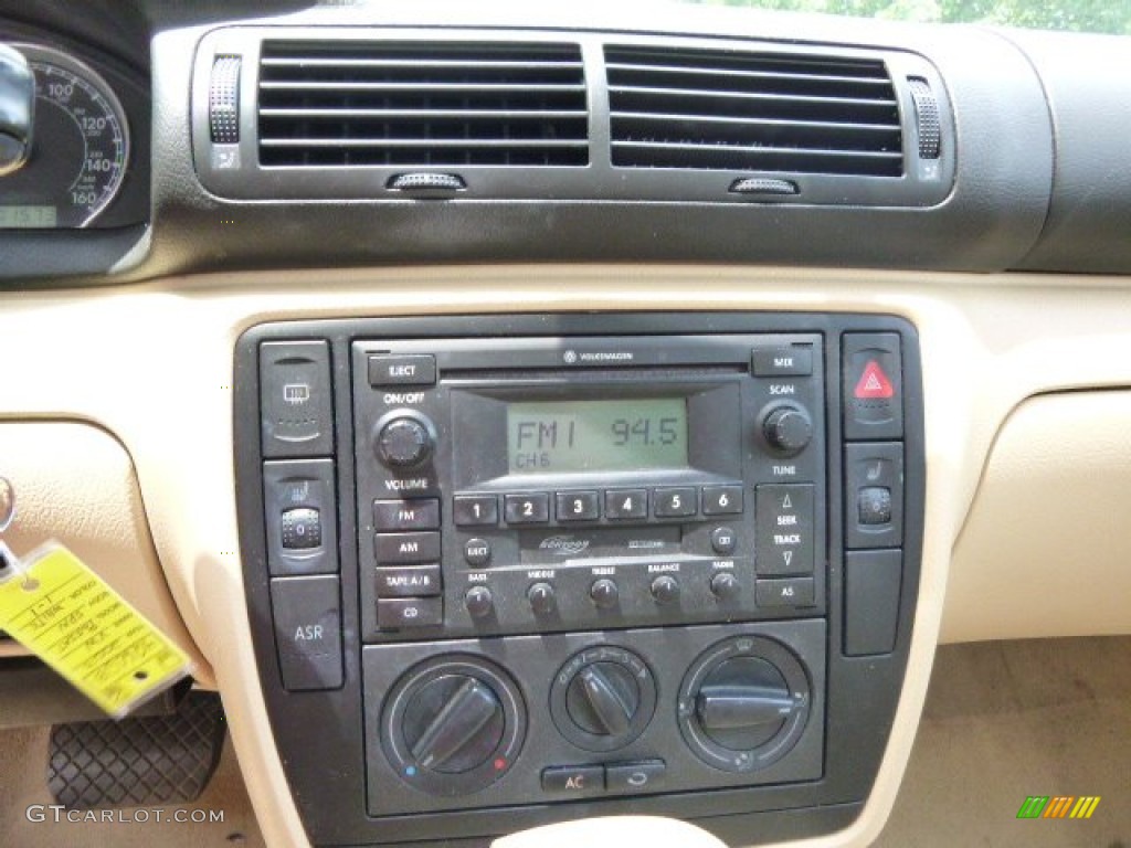 2003 Passat GLS Sedan - Fresco Green Metallic / Beige photo #17
