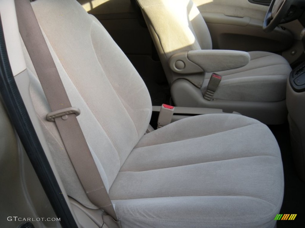 2008 Sedona LX - Sunset Gold Metallic / Beige photo #25
