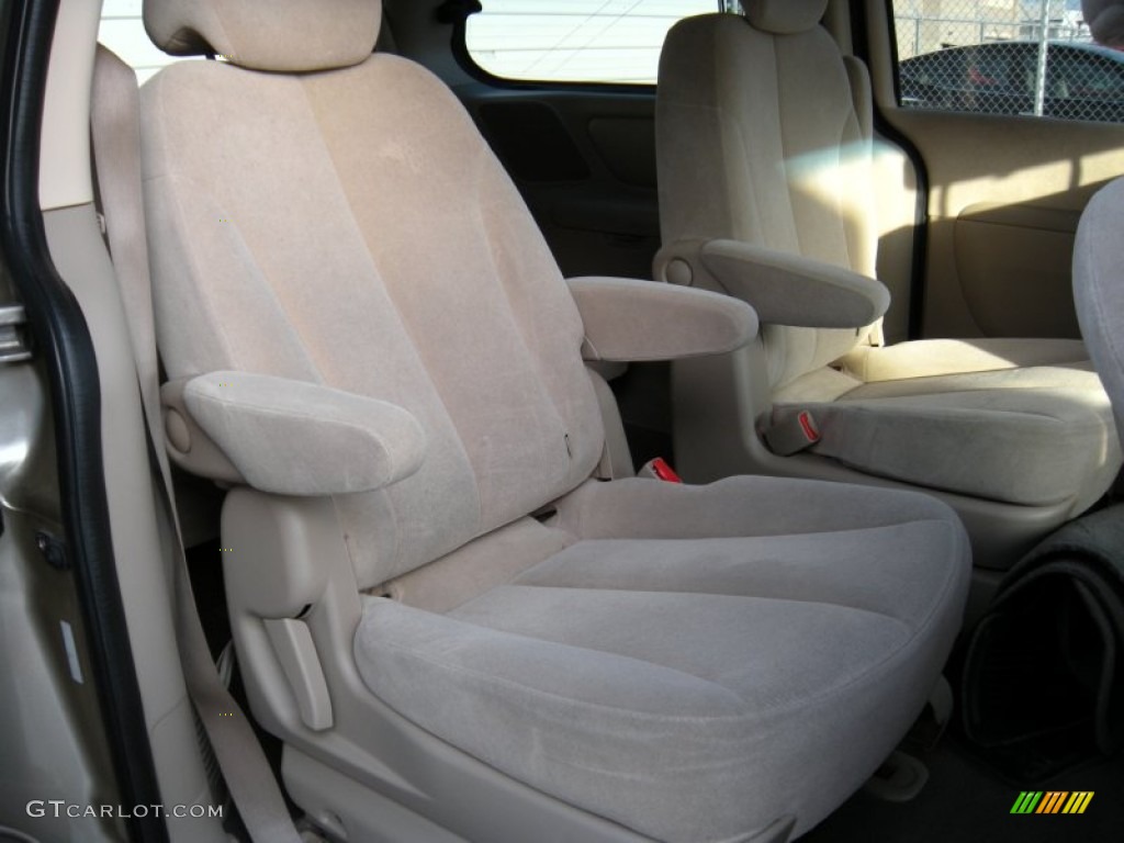 2008 Sedona LX - Sunset Gold Metallic / Beige photo #26