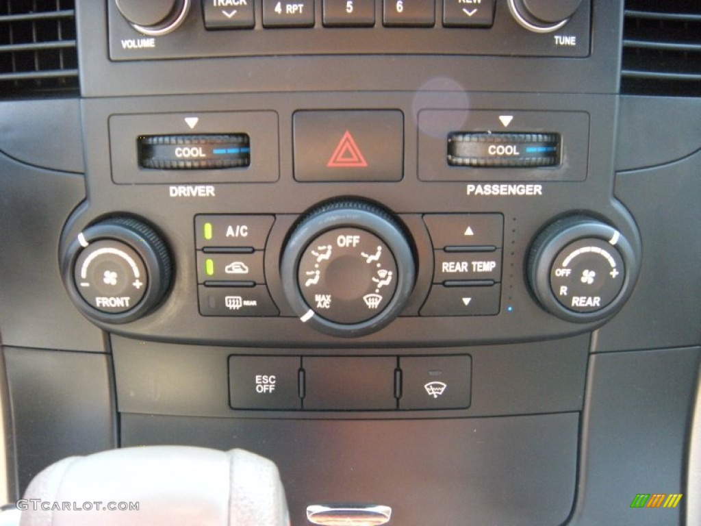 2008 Sedona LX - Sunset Gold Metallic / Beige photo #37
