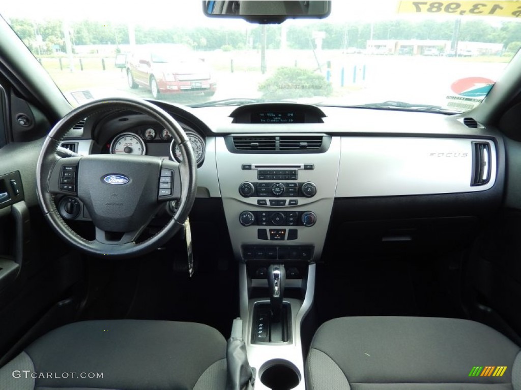 2009 Ford Focus SES Coupe Charcoal Black Dashboard Photo #94739308