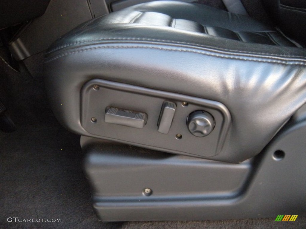 2005 Hummer H2 SUT Controls Photo #94739911