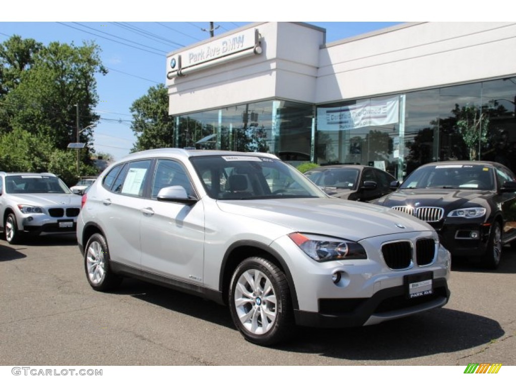 2014 X1 xDrive28i - Glacier Silver Metallic / Black photo #1