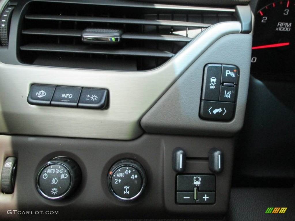 2015 GMC Yukon Denali 4WD Controls Photo #94751725