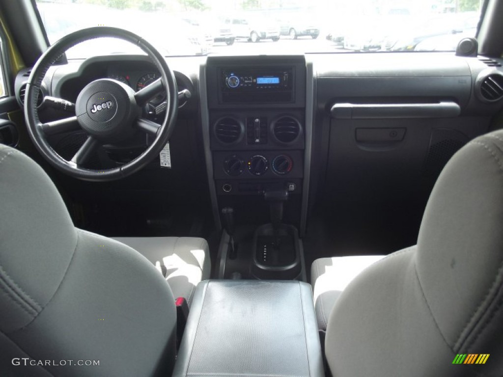 2008 Wrangler Unlimited X 4x4 - Rescue Green Metallic / Dark Slate Gray/Med Slate Gray photo #24