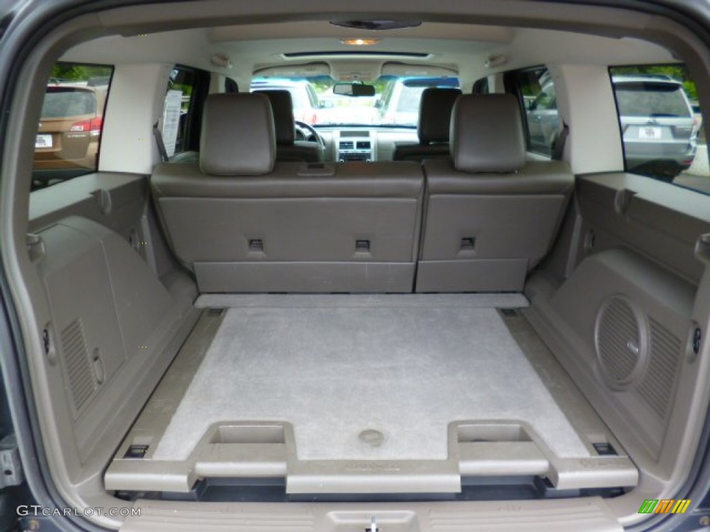 2009 Dodge Nitro SLT 4x4 Trunk Photos