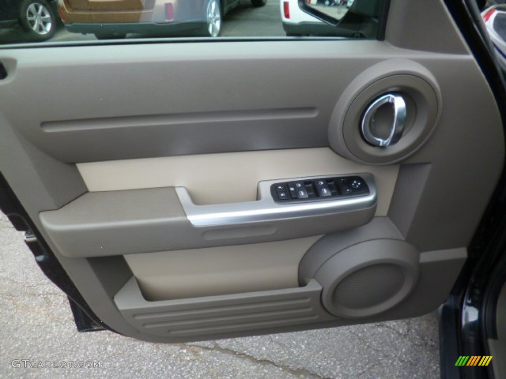 2009 Dodge Nitro SLT 4x4 Door Panel Photos