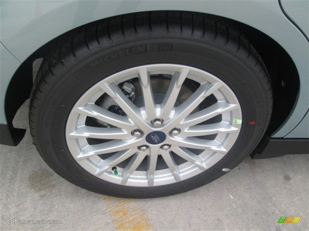 2014 Ford C-Max Energi Wheel Photos