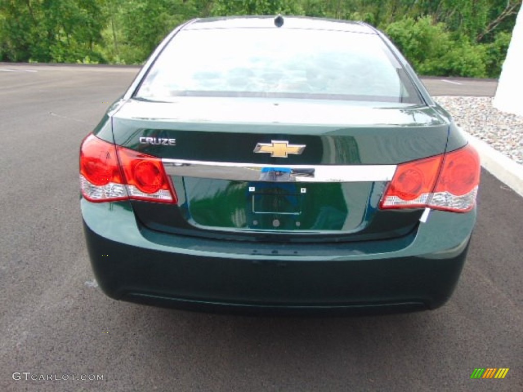 2014 Cruze LS - Rainforest Green Metallic / Jet Black/Medium Titanium photo #6