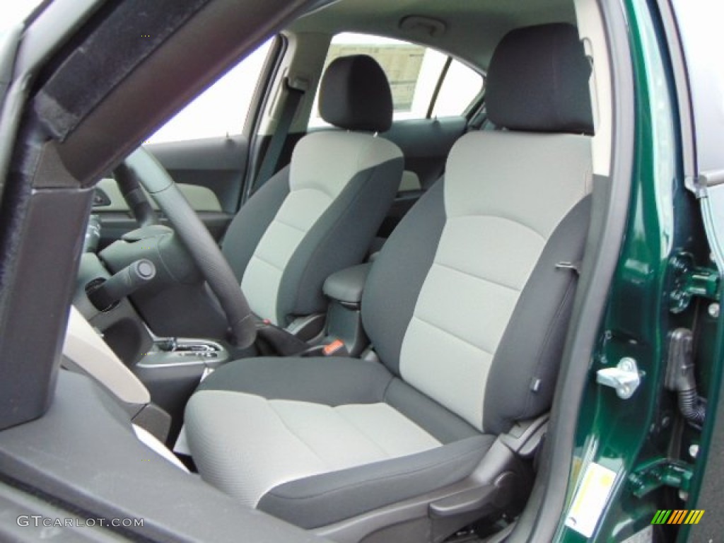 2014 Cruze LS - Rainforest Green Metallic / Jet Black/Medium Titanium photo #9