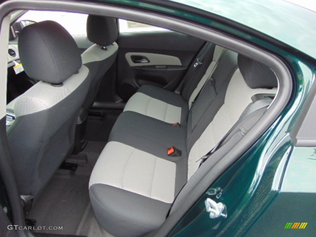 2014 Cruze LS - Rainforest Green Metallic / Jet Black/Medium Titanium photo #13