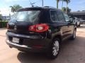 Deep Black Metallic - Tiguan SE Photo No. 5