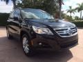 Deep Black Metallic - Tiguan SE Photo No. 7