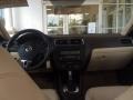 Black - Jetta SE Sedan Photo No. 12