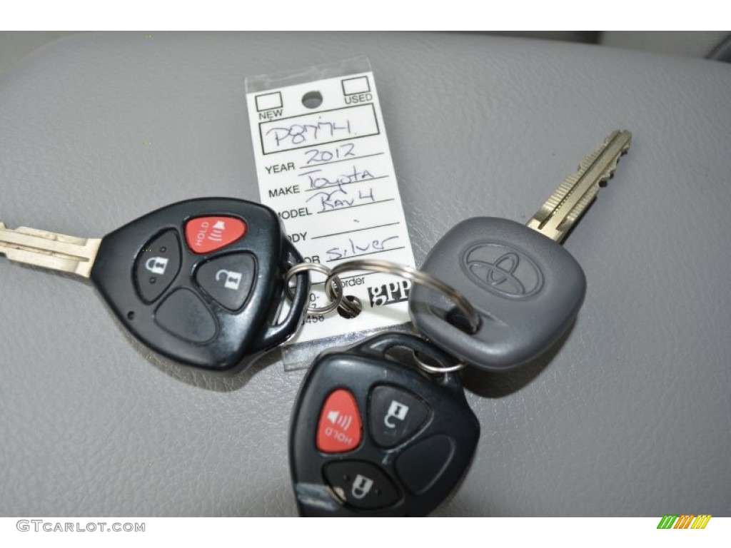 2012 Toyota RAV4 I4 Keys Photos
