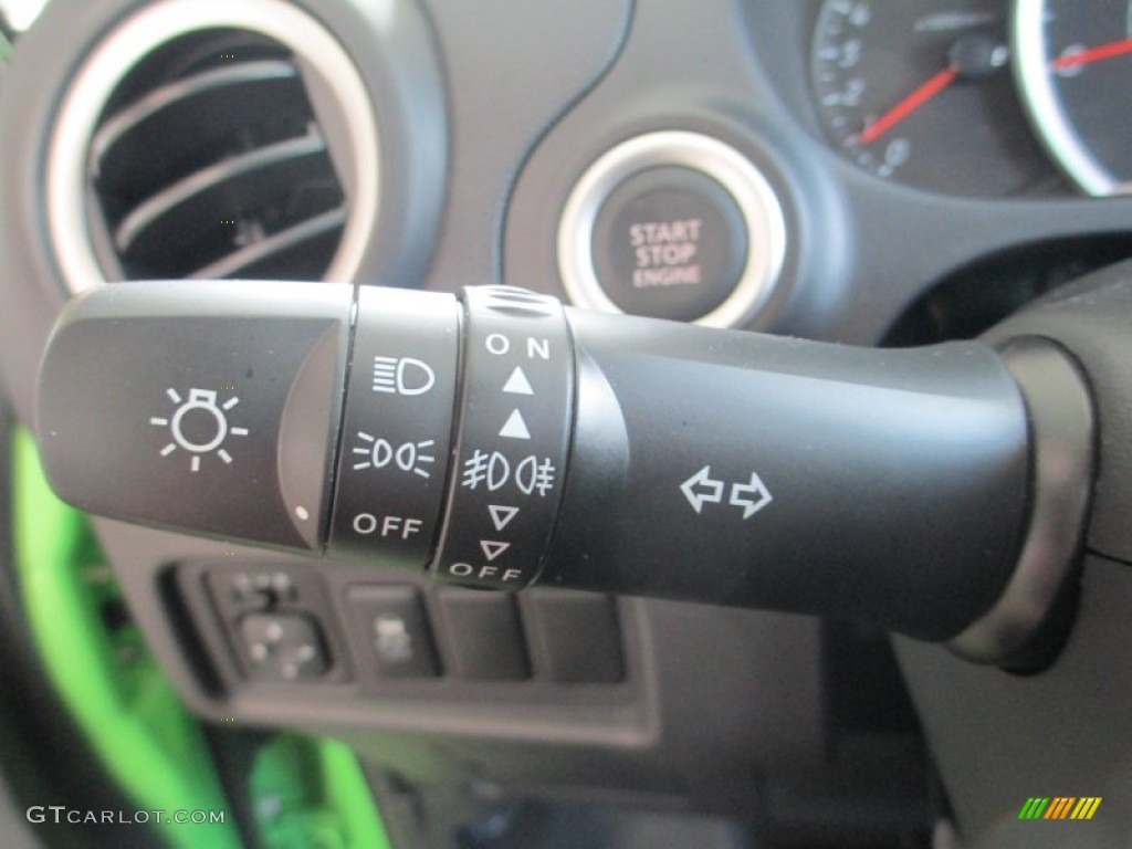2014 Mitsubishi Mirage ES Controls Photo #94769746