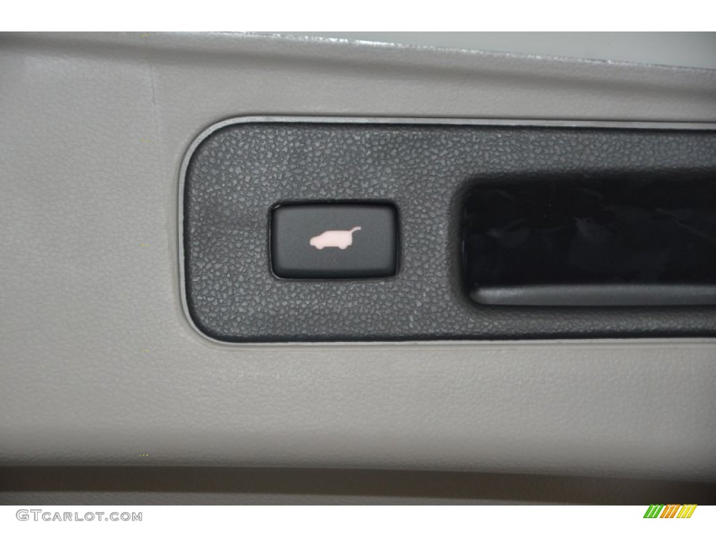 2015 Pilot EX-L - Taffeta White / Gray photo #21