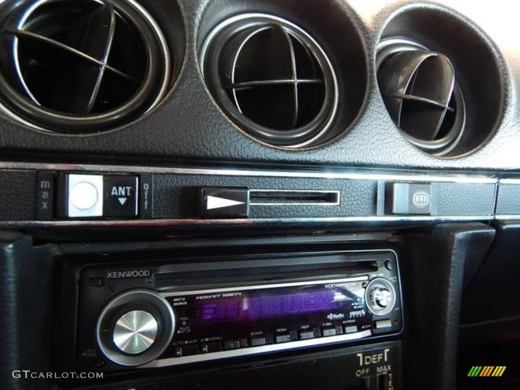 1977 Mercedes-Benz SL Class 450 SL roadster Controls Photo #94773504