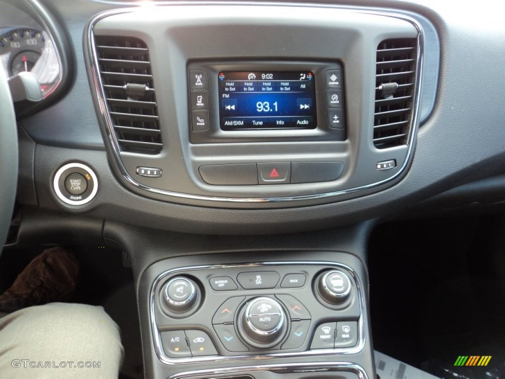 2015 Chrysler 200 S Controls Photos