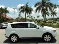 Diamond White Pearl - Outlander SE Photo No. 5