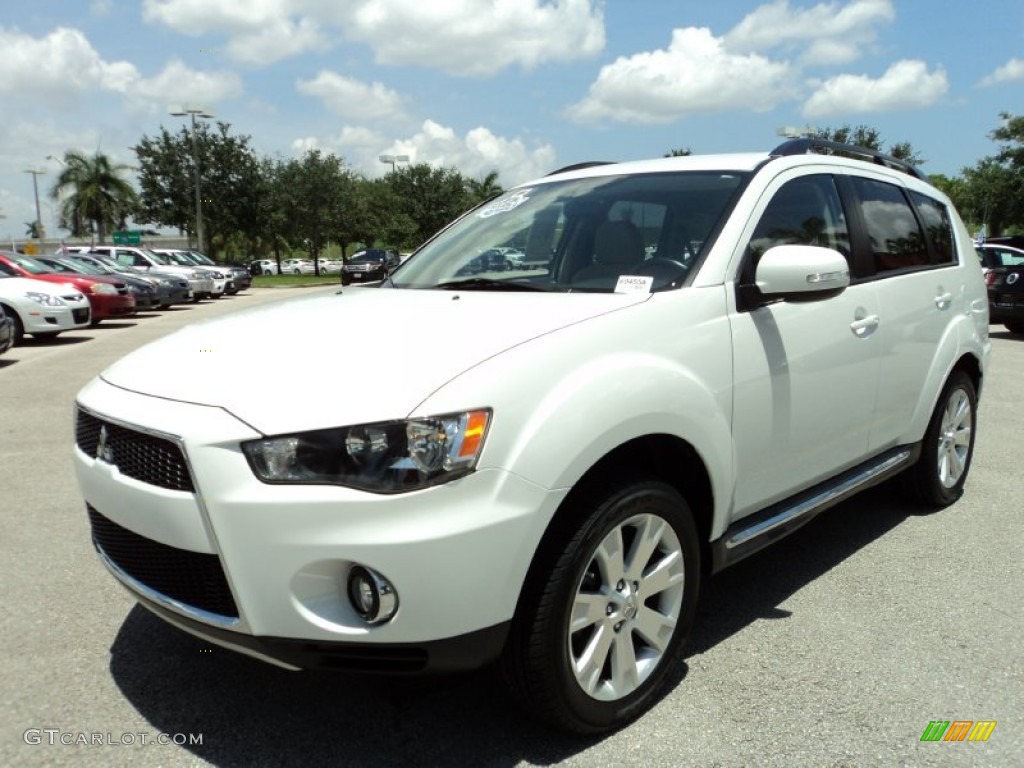 2010 Mitsubishi Outlander SE Exterior Photos