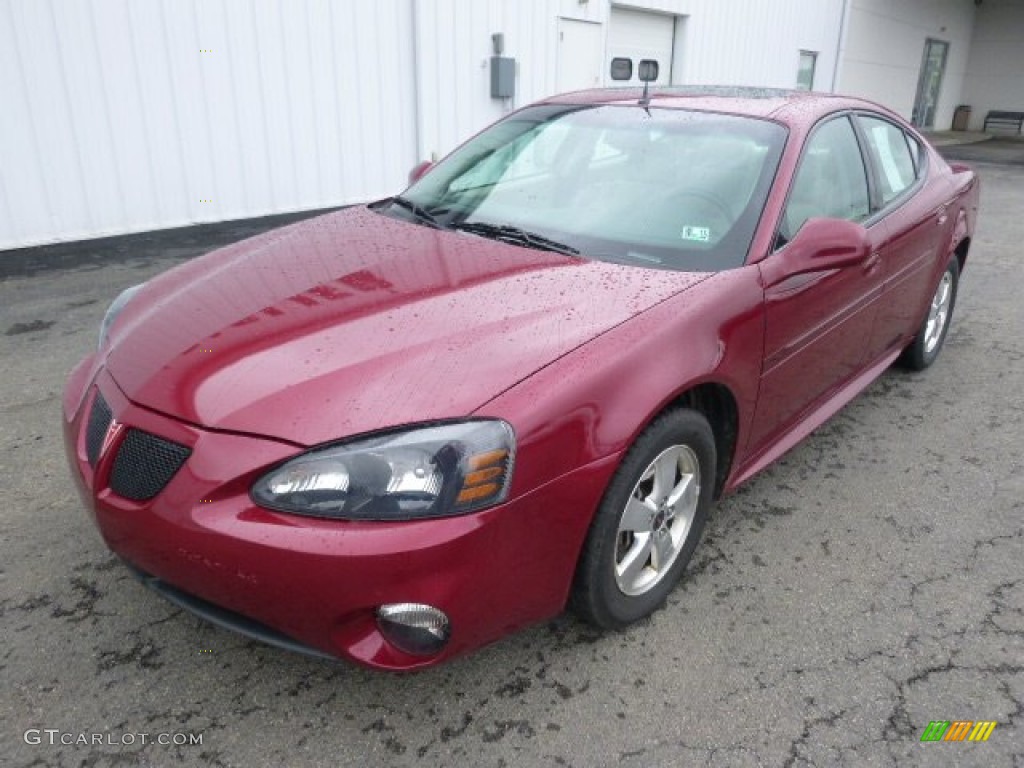 2005 Grand Prix GT Sedan - Sport Red Metallic / Parchment/Dark Pewter photo #2