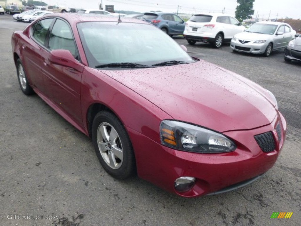 2005 Grand Prix GT Sedan - Sport Red Metallic / Parchment/Dark Pewter photo #4