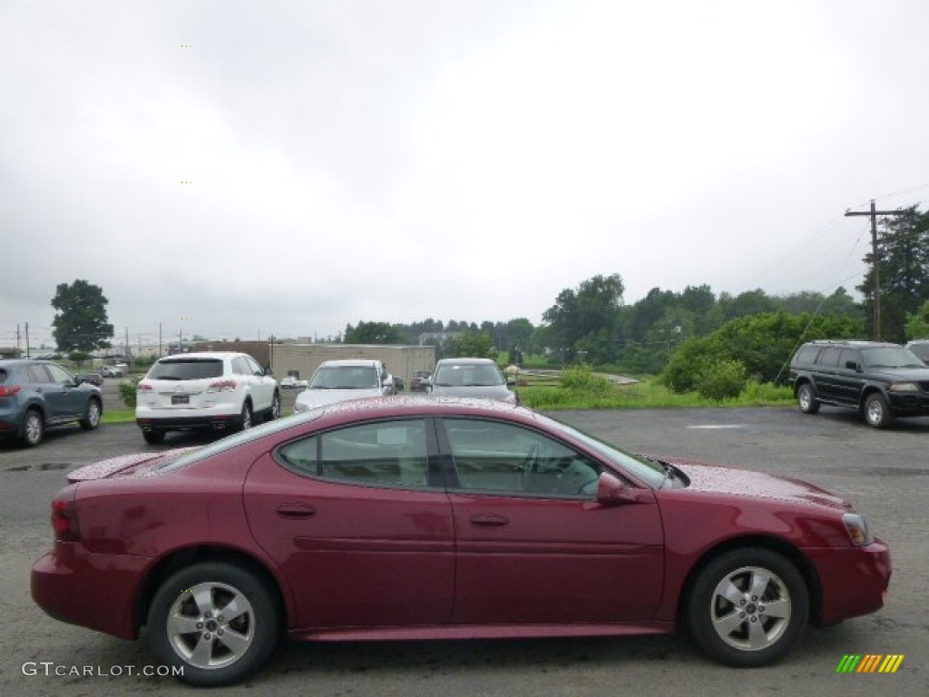 2005 Grand Prix GT Sedan - Sport Red Metallic / Parchment/Dark Pewter photo #5