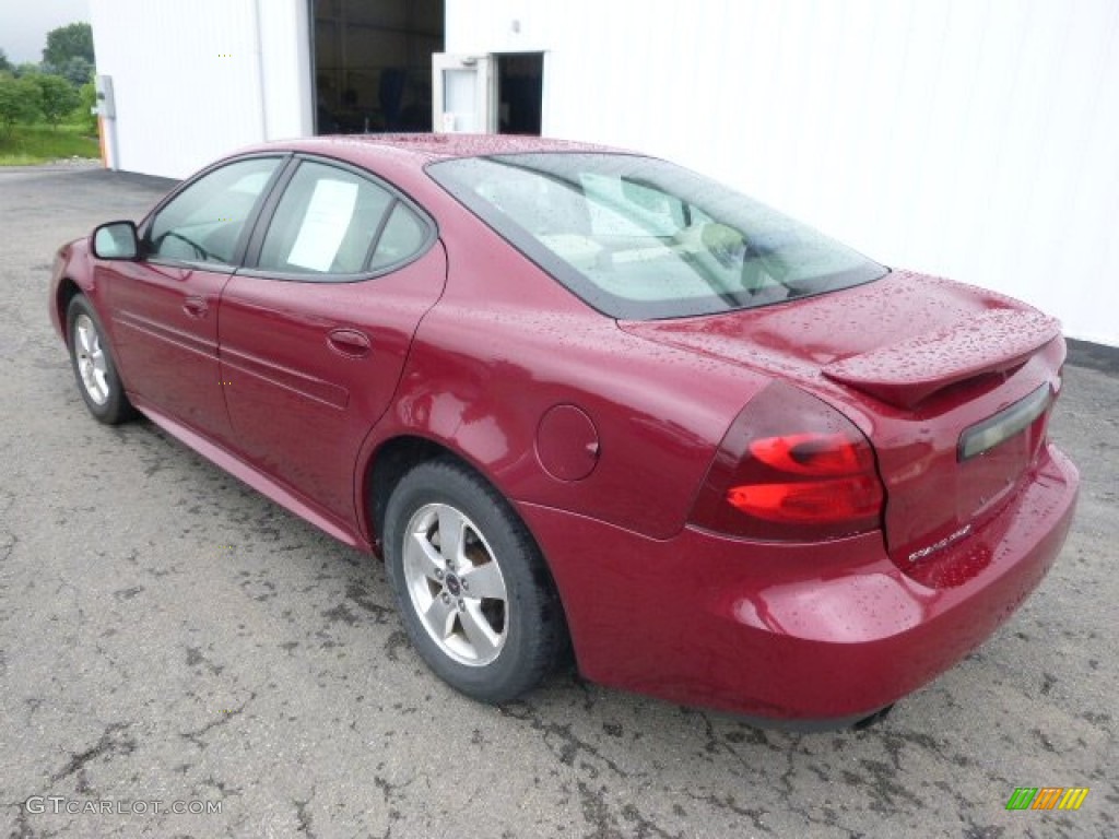 2005 Grand Prix GT Sedan - Sport Red Metallic / Parchment/Dark Pewter photo #8