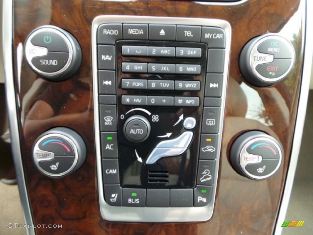 2015 Volvo XC70 T6 AWD Controls Photo #94795386