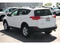 Super White - RAV4 XLE Photo No. 2