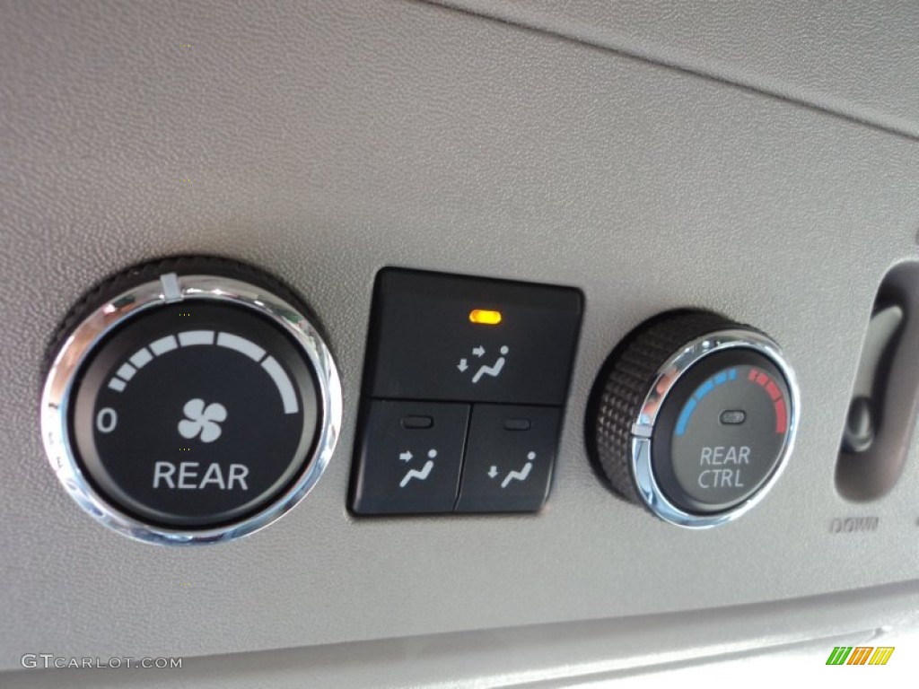 2010 QX 56 4WD - Silver Graphite / Stone photo #25