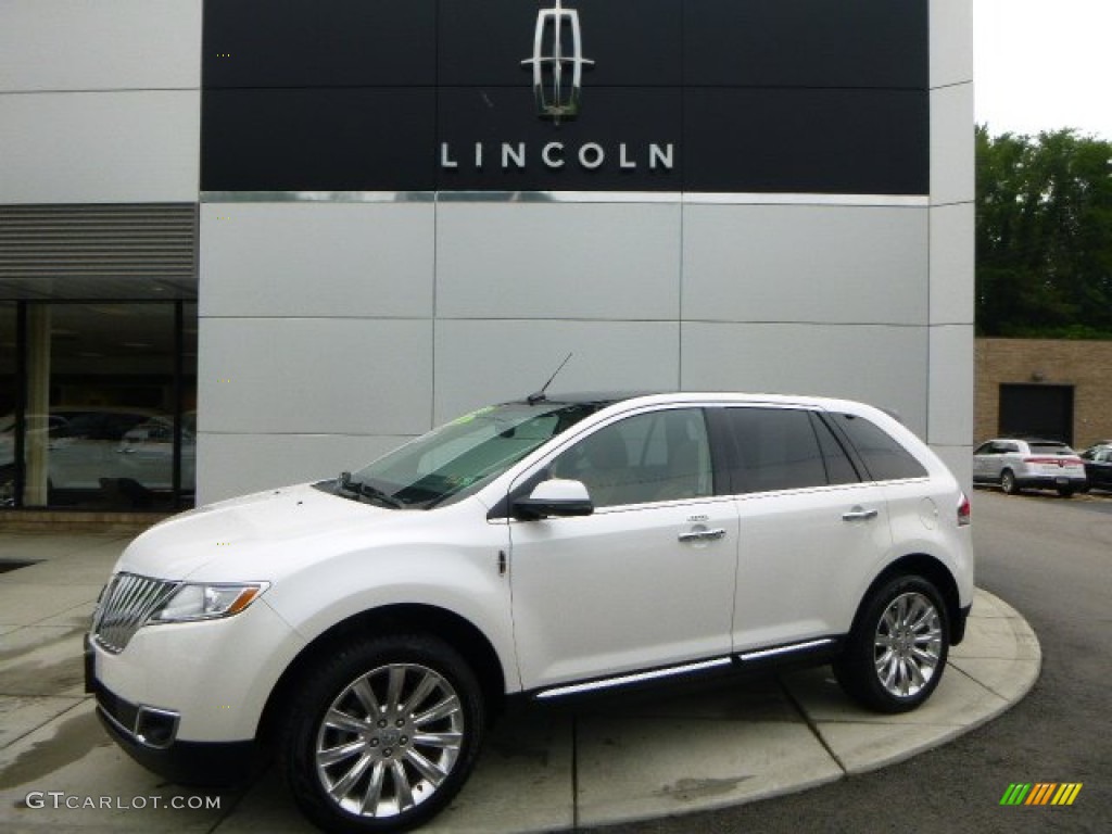 White Platinum Tri-Coat Lincoln MKX