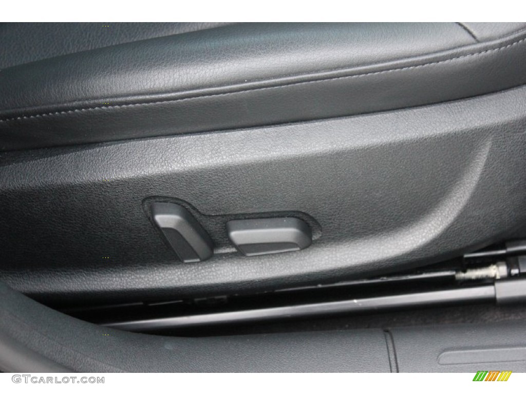 2011 A4 2.0T Sedan - Quartz Grey Metallic / Black photo #37