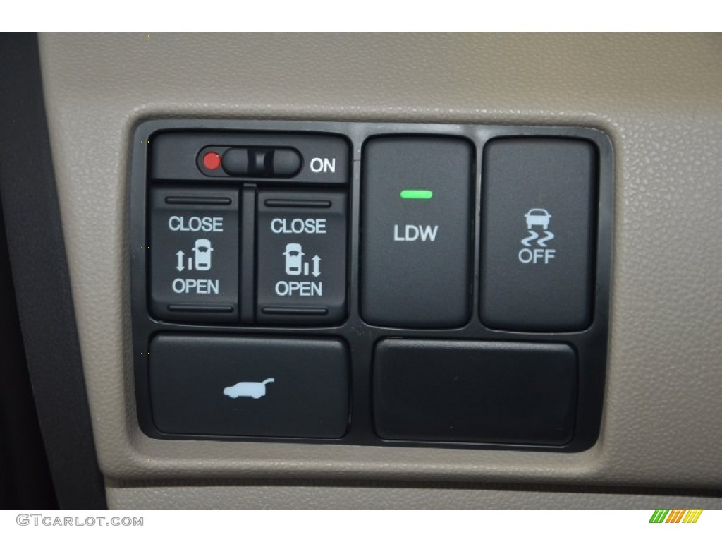 2014 Honda Odyssey EX-L Controls Photo #94806174