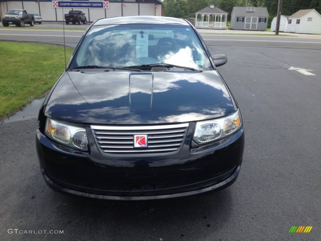 2005 ION 1 Sedan - Black Onyx / Gray photo #2